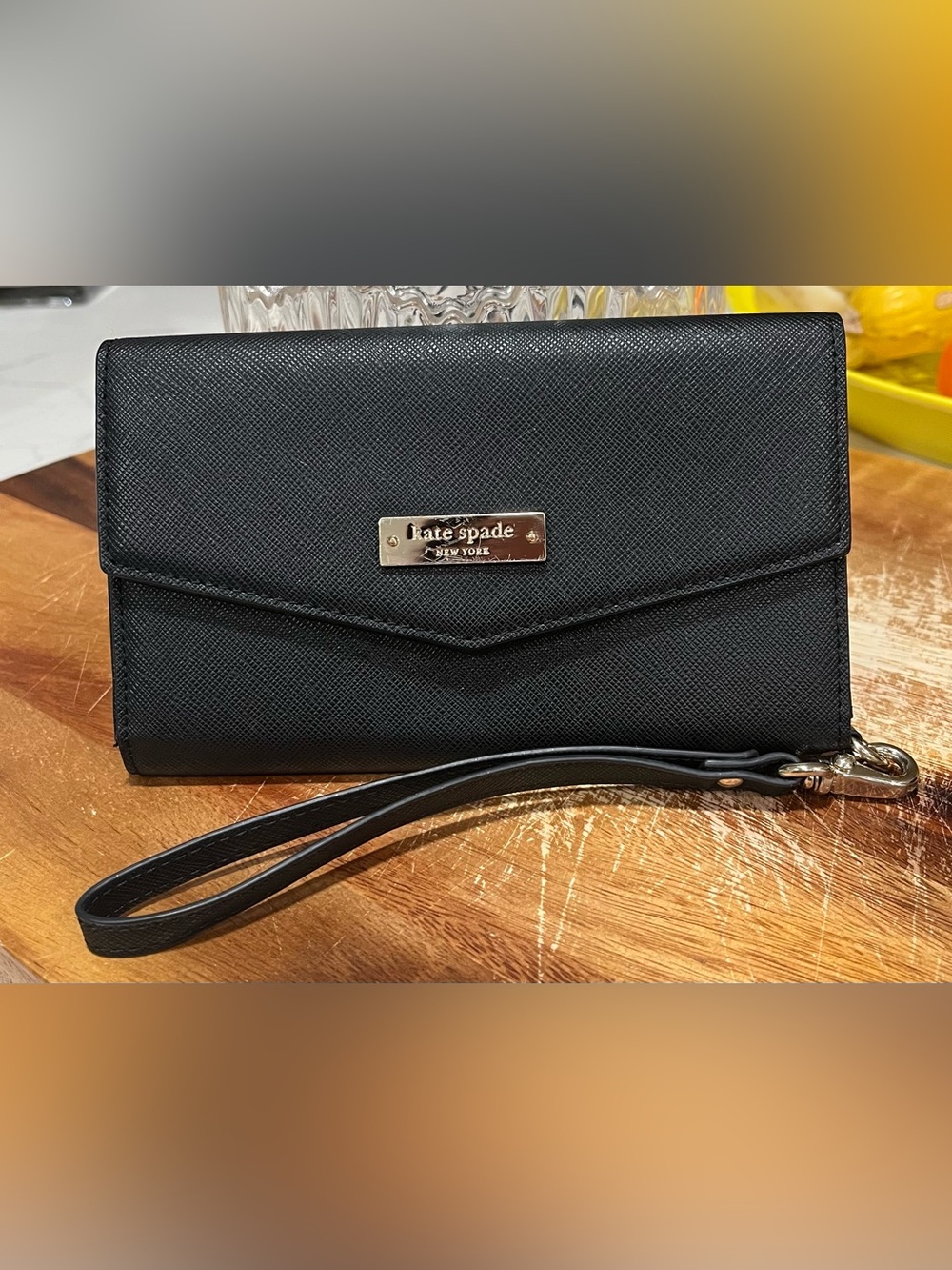 Kate Spade Laurel Way iPhone Wristlet Wallet Black Saffiano Leather EUC